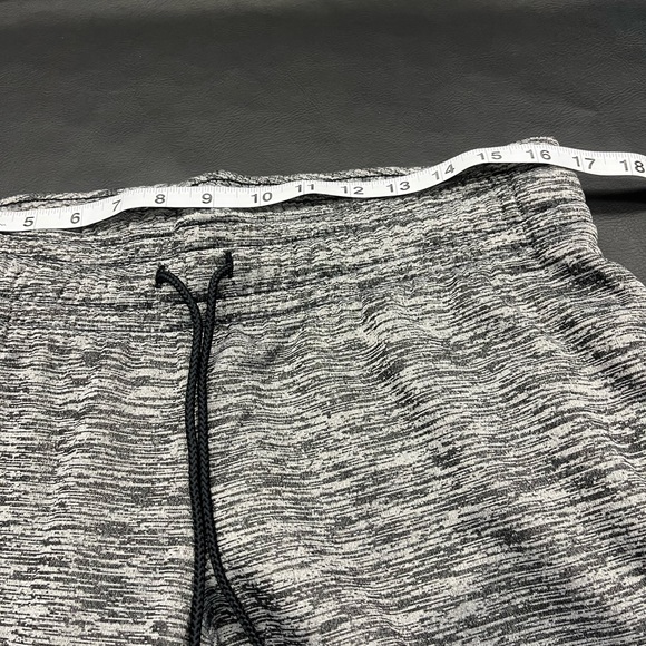 Under Armour women’s sweatpants - Brand new with tags - Size: Large - Picture 2 of 4